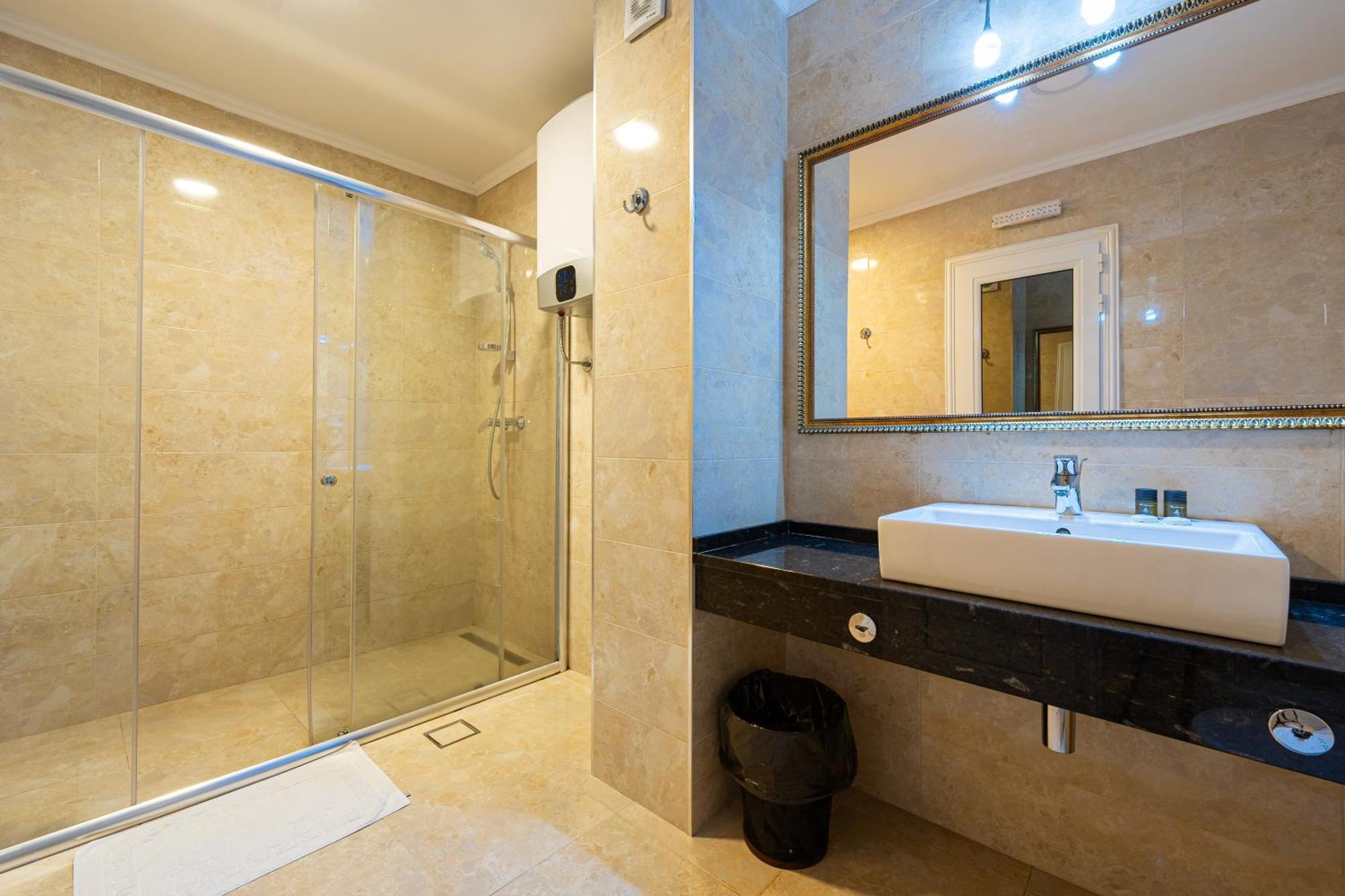 Adrovic 3* Sveti Stefan